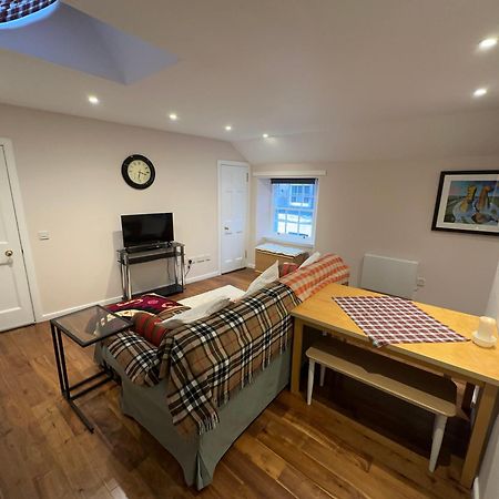 One Bee Apartment Edinburgh Exterior photo